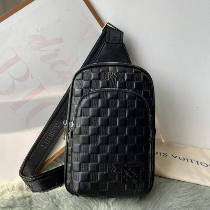 Picture of Louis Vuitton Mens Bags _SKUfw221784003fw